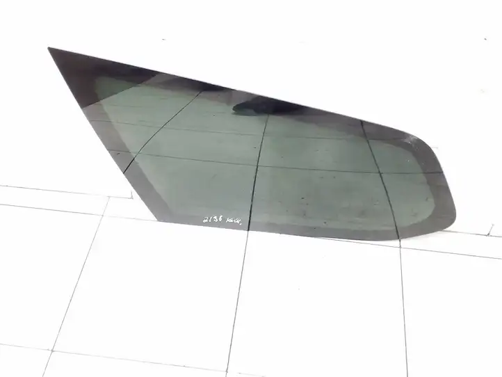 Ford Focus (2011 - 2015) 43R001108 Заднее боковое стекло — фото 1