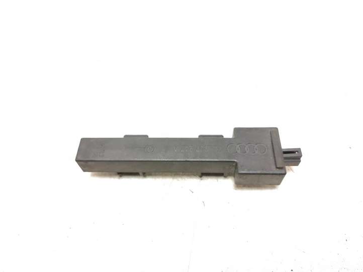 Audi Q7 (2005 - 2009)  4F0907247A Блок управления антенной