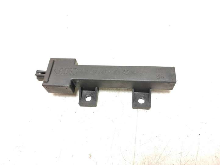 Audi Q7 (2005 - 2009)  4F0907247A Блок управления антенной