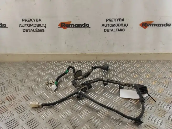 Toyota RAV 4 (XA40) (2012 - 2018) 8218342110A Прочая электропроводка — фото 1