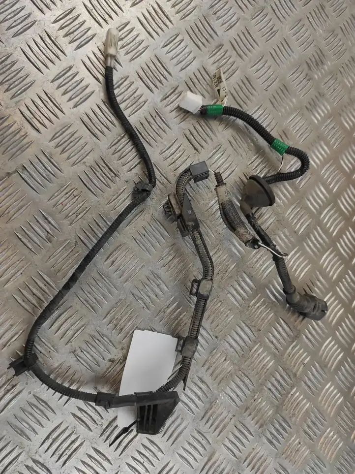 Toyota RAV 4 (XA40) (2012 - 2018) 8218342110A Прочая электропроводка — фото 2