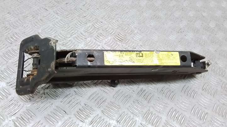 Audi Q7 (2005 - 2009)  7L0011031E Домкрат (данкрат)