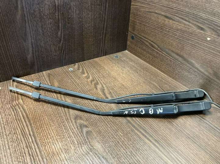 Mercedes-Benz Sprinter W901 W902 W903 W904 (1995 - 2007)  9018200244 Ножка стеклоочистителей лобового стекла