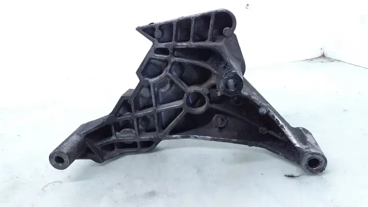 Volkswagen PASSAT B6 (2005 - 2010) 03G199207F Кронштейн двигателя — фото 2