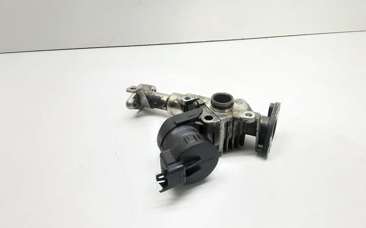 BMW 3 E90 E91 (2005 - 2012)  7563241 Клапан EGR