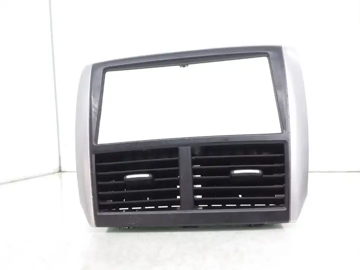 Subaru Forester SH (2008 - 2013) 66110FG020 Центральный воздушный дефлектор — фото 1