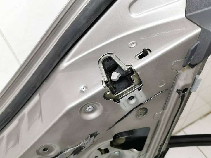 Mercedes-Benz E W211 (2002 - 2009)   Задняя дверь