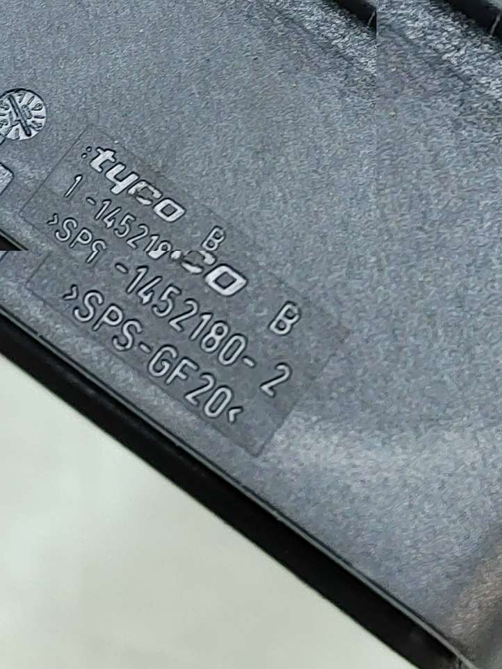 Ford Mondeo MK IV (2007 - 2014)  6M2AR21812AB Передняя звукоизоляция
