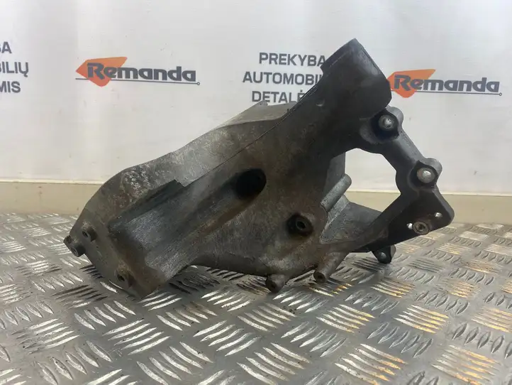 Opel Zafira C (2014 - 2016) 55574721 Кронштейн топливного насоса — фото 3