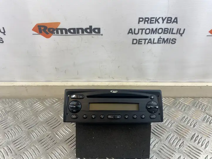 Iveco Daily Daily 35 - 40.10 (2001 - 2016) 7607005082 Магнитола / мультимедийная система — фото 1