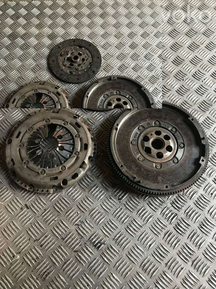 Volkswagen PASSAT B6 (2005 - 2010)  03L105266BS Комплект сцепления