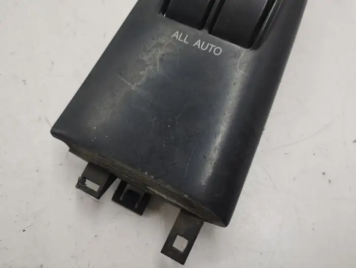 Toyota Corolla E120 E130 (2004 - 2007) 7423202290 Кнопка стеклоподъемников — фото 4