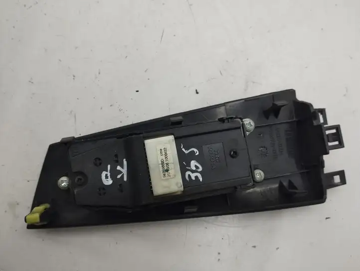 Toyota Corolla E120 E130 (2004 - 2007) 7423202290 Кнопка стеклоподъемников — фото 6