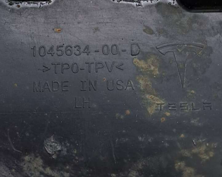 Tesla Model X (2015 - 2021)  104563400D Задний брызговик