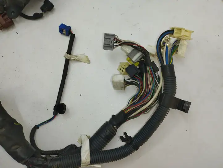 Toyota Corolla Verso AR10 (2004 - 2009) 9008087019 Прочая электропроводка — фото 4