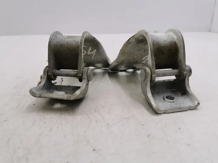 Ford Kuga I (2008 - 2012) Петли крышки багажника — фото 3