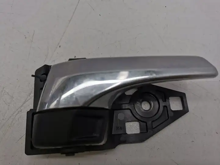 Toyota RAV 4 (XA40) (2012 - 2018) Внутренняя ручка задней двери — фото 1