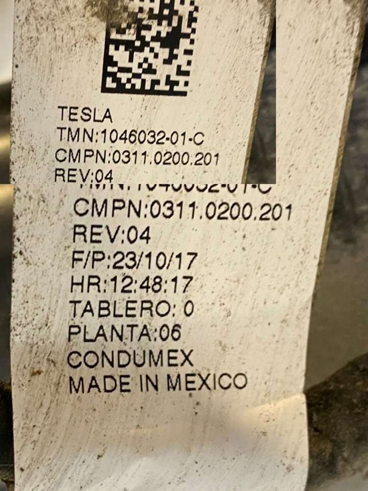 Tesla Model X (2015 - 2021)  104603201C Комплект крюка