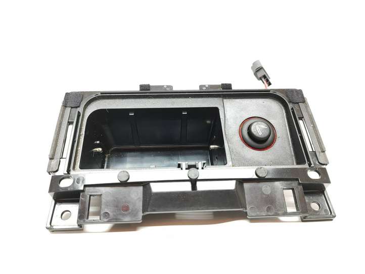 Audi A6 (2014 - 2018)  4G0857951A Пепельница