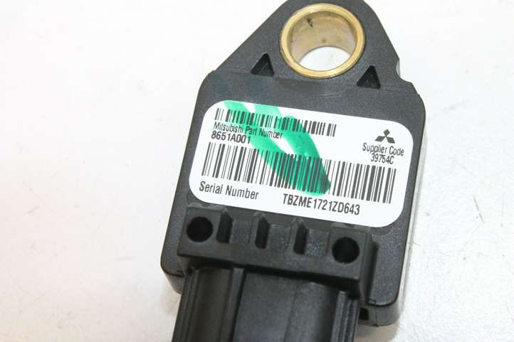 Mitsubishi Outlander (2007 - 2012)  8651A001 Датчик удара надувных подушек