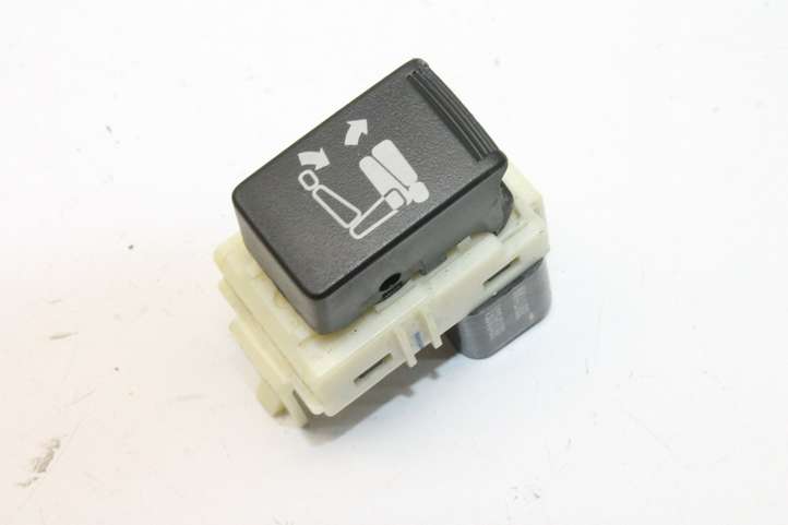 Mitsubishi Outlander (2007 - 2012)  8610A051 Кнопка крюка в багажнике