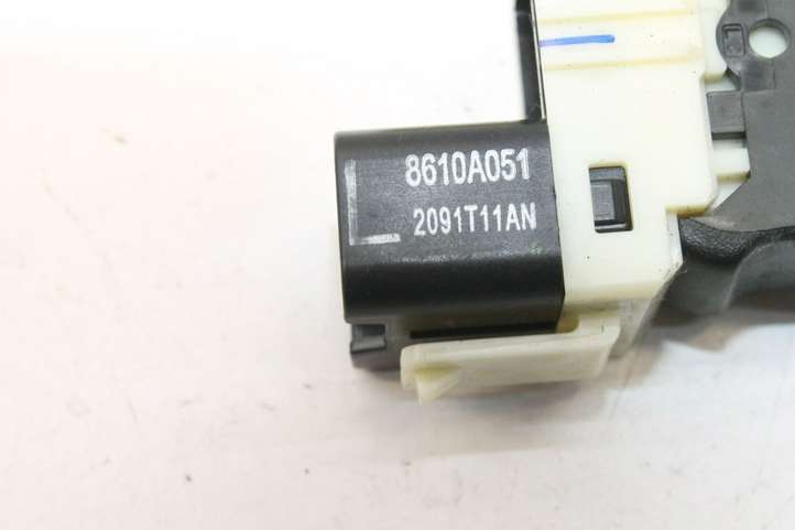 Mitsubishi Outlander (2007 - 2012)  8610A051 Кнопка крюка в багажнике