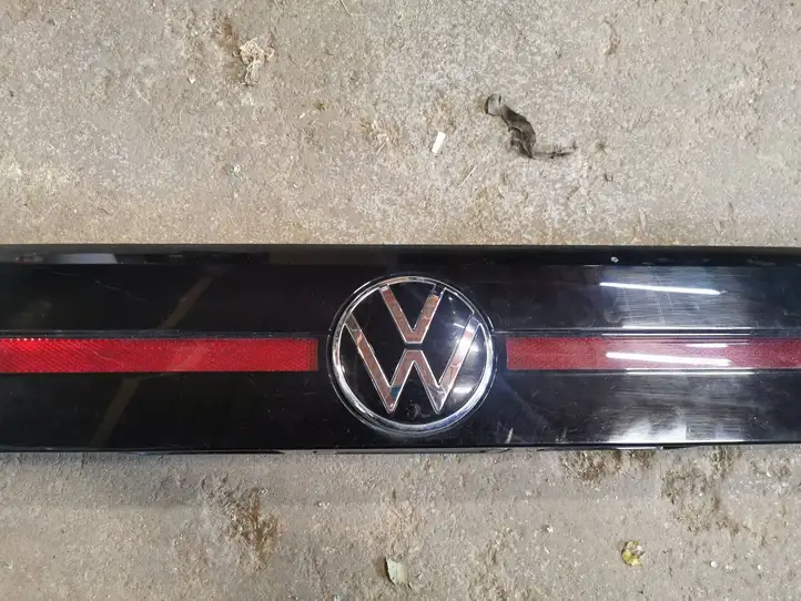 Volkswagen T-Cross (2017 - ) 2GM827577J Центральный задний фонарь (бленда) — фото 2