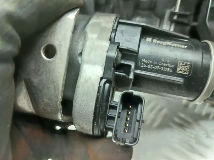 Ford Focus (2015 - 2019) 9807593080 Охладитель клапана EGR — фото 12