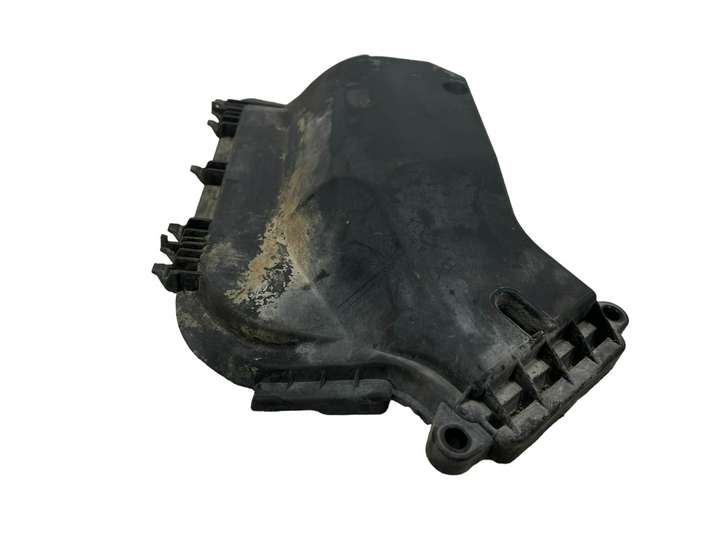Audi A4 (2011 - 2015)  8K1907613C Крышка ящика предохранителей