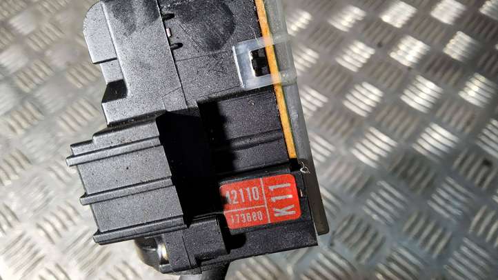 Toyota RAV 4 (XA20) (2000 - 2005)  42110173680 Ручка стеклоочистителей