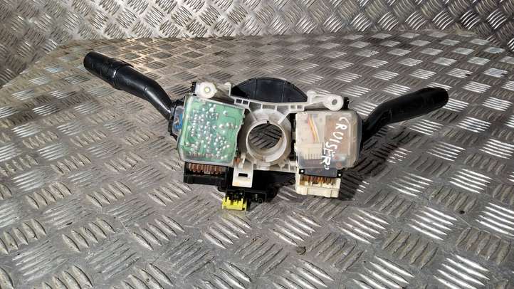 Toyota Land Cruiser (J100) (1998 - 2007)  843106A340 Комплект ручек