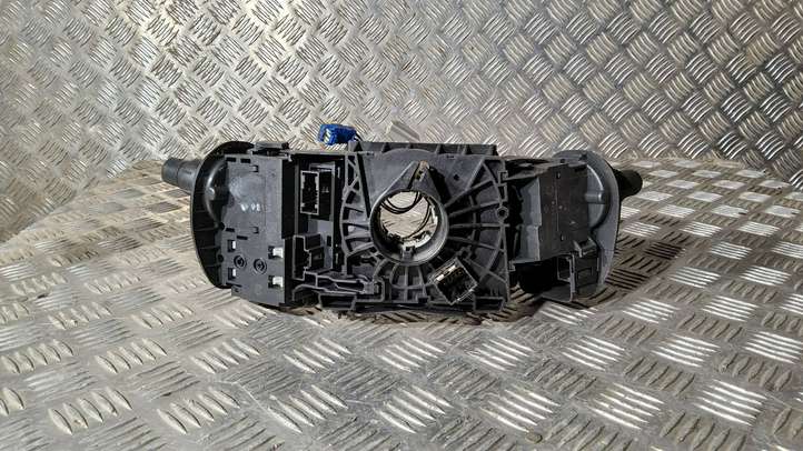 Renault Scenic II -  Grand scenic II (2003 - 2006)  820012772725 Комплект ручек