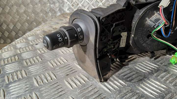 Renault Scenic II -  Grand scenic II (2003 - 2006)  820012772725 Комплект ручек