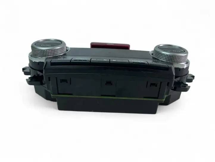 Subaru Forester SH (2008 - 2013) 72311SC320 Управление климат контролем — фото 2