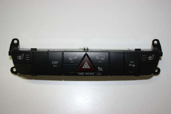 Mercedes-Benz ML W164 (2005 - 2011)  A1648709910 Включатель аварийных фонарей