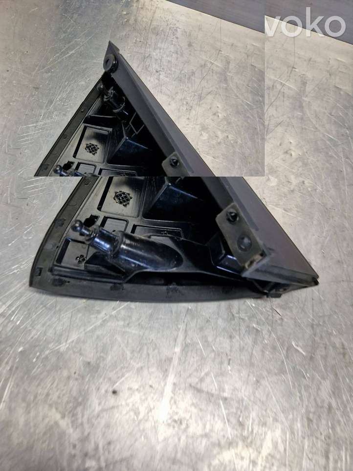 Chrysler Pacifica (2016 - )  68227308AC Обшивка крышки багажника