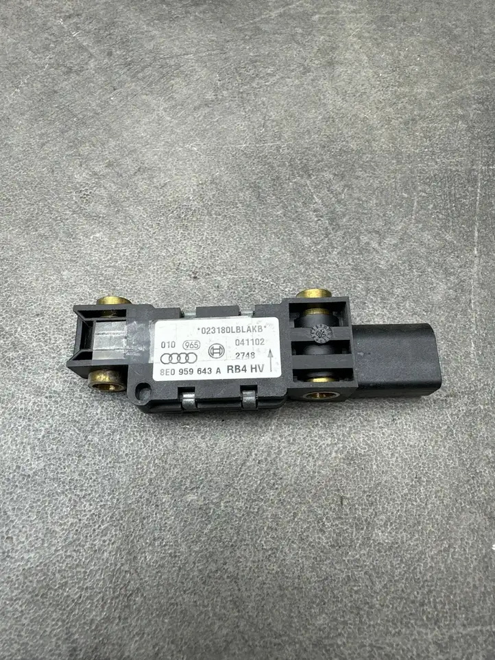 Audi A4 S4 B6 8E 8H (2000 - 2006) 8E0959643A Датчик удара SRS — фото 1