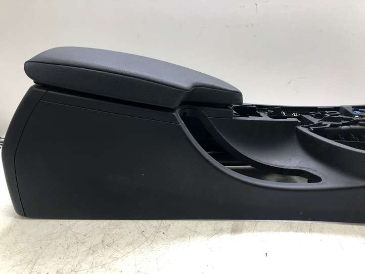 BMW 3 F30 F35 F31 (2012 - 2018)   Подлокотник