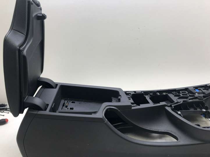 BMW 3 F30 F35 F31 (2012 - 2018)   Подлокотник