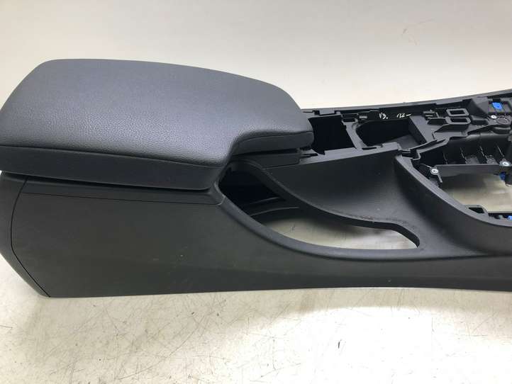 BMW 3 F30 F35 F31 (2012 - 2018)   Подлокотник