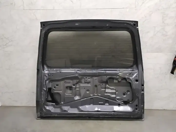 Toyota Land Cruiser (J120) (2002 - 2009) Крышка багажника — фото 1