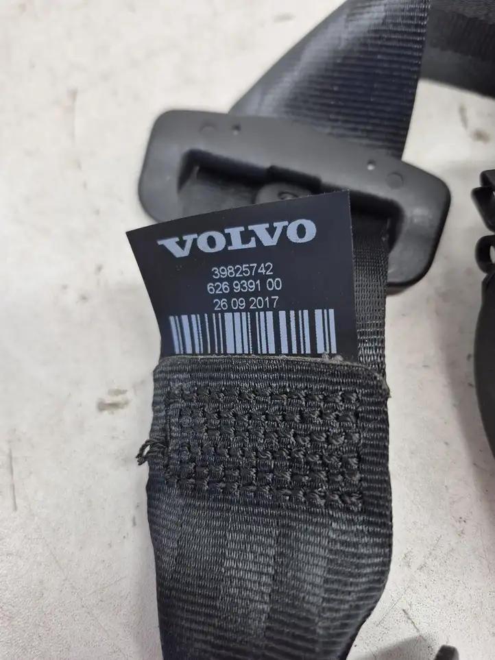 Volvo XC90 (2014 - 2019) 39825742 Ремень безопасности 3-го ряда — фото 4