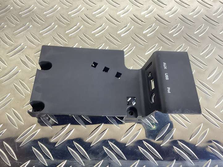 Porsche 911 997 (2004 - 2013)  9976424650001C Разъем USB