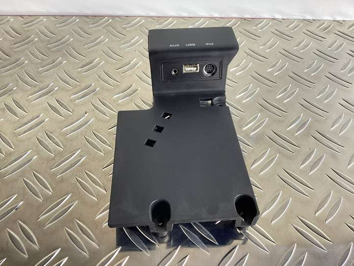 Porsche 911 997 (2004 - 2013)  9976424650001C Разъем USB