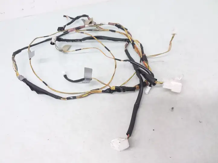 Toyota Avensis T250 (2006 - 2009) 8217105220 Прочая электропроводка — фото 2