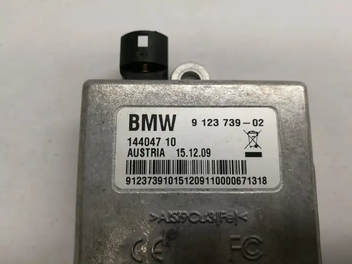 BMW 3 E90 E91 (2005 - 2012)  9123739 Блок управления USB