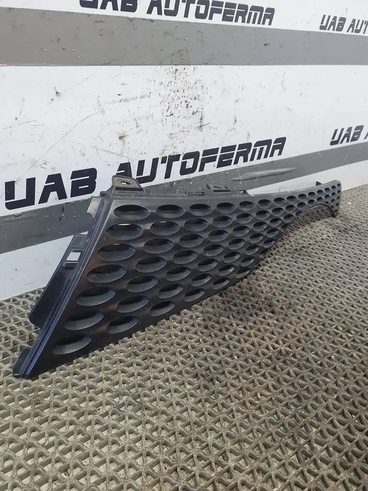 Nissan Juke I F15 (2010 - 2018) 620751KA6A Нижняя решетка переднего бампера — фото 2