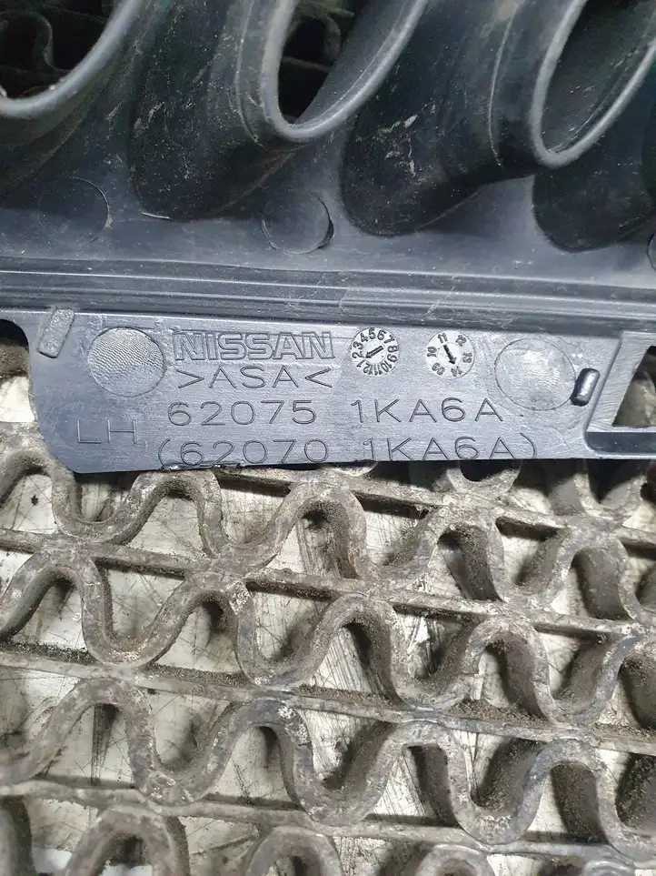 Nissan Juke I F15 (2010 - 2018) 620751KA6A Нижняя решетка переднего бампера — фото 8
