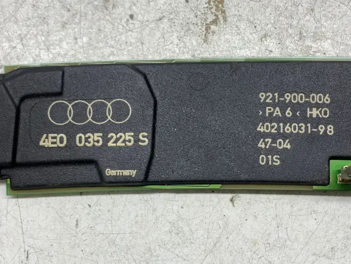 Audi A8 S8 D3 4E (2002 - 2005) 4E0035225S Усилитель антенны — фото 2