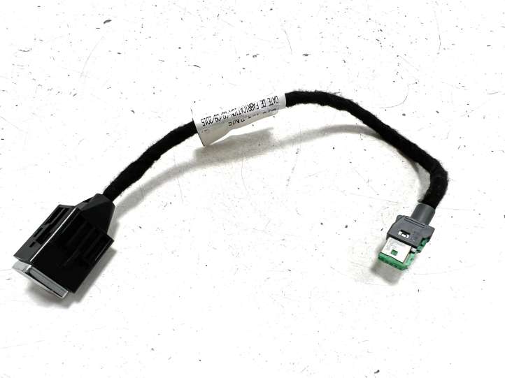 9806048080 Peugeot 308 USB jungtis